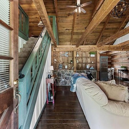 Rustic Cabin, Dock, Firepit, Kayaks & Games Winchester Exterior photo