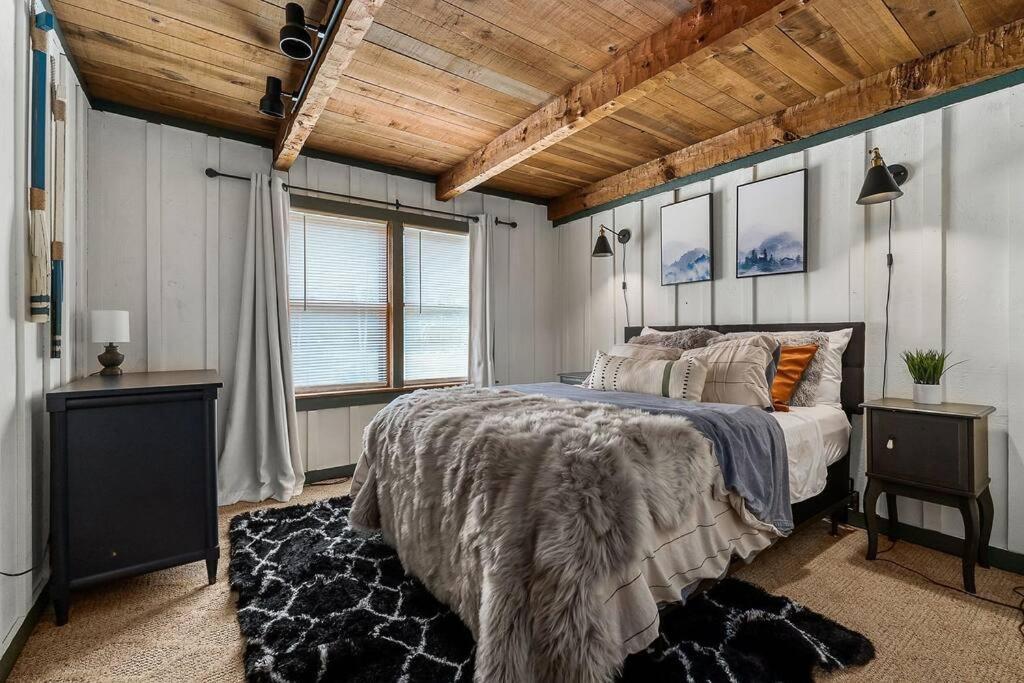 Rustic Cabin, Dock, Firepit, Kayaks & Games Winchester Exterior photo