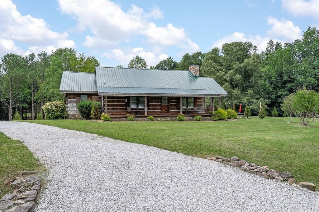 Rustic Cabin, Dock, Firepit, Kayaks & Games Winchester Exterior photo