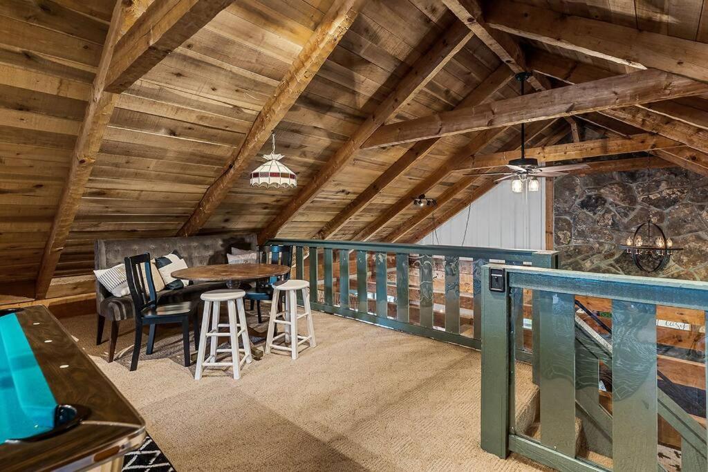 Rustic Cabin, Dock, Firepit, Kayaks & Games Winchester Exterior photo