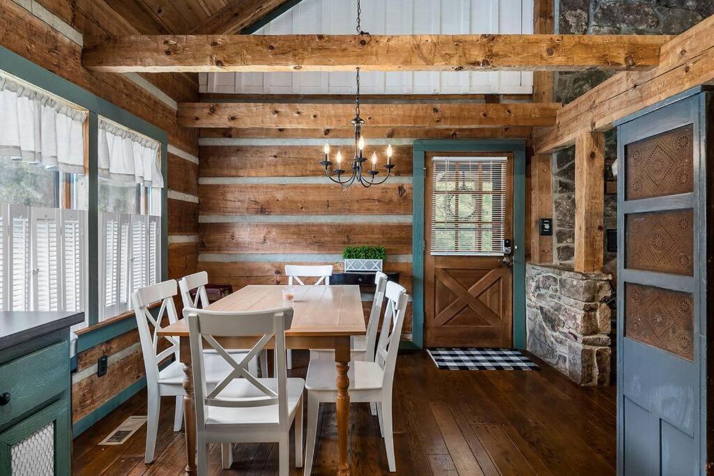 Rustic Cabin, Dock, Firepit, Kayaks & Games Winchester Exterior photo