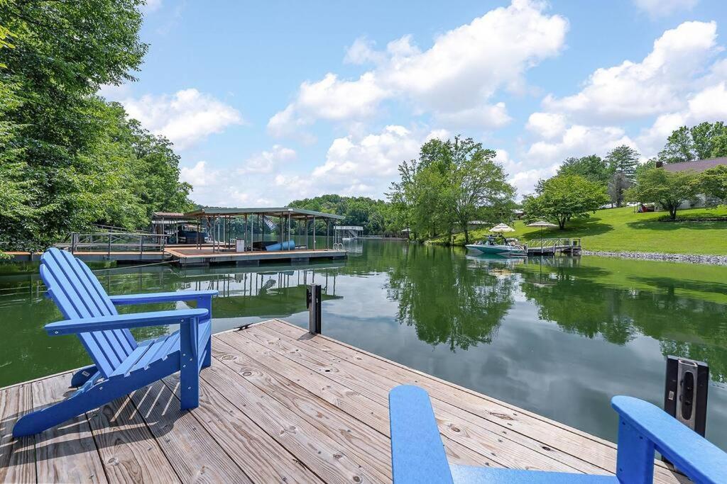 Rustic Cabin, Dock, Firepit, Kayaks & Games Winchester Exterior photo
